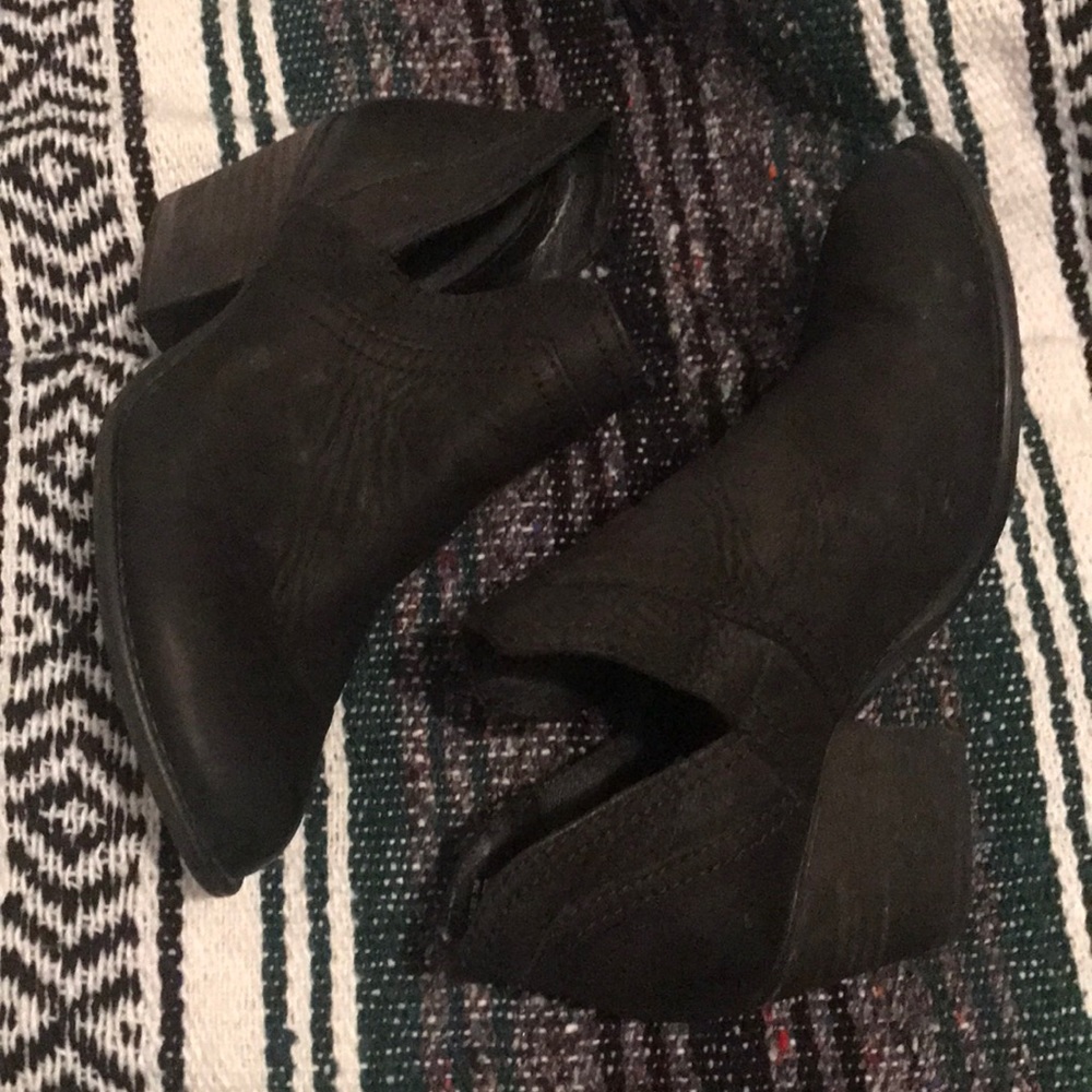 SOLD-Steve Madden Aliee